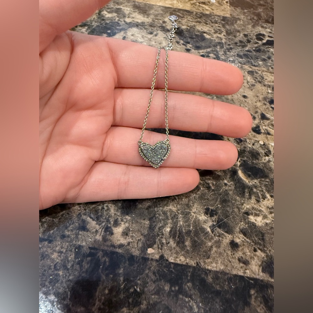 Kendra Scott Ari Heart Silver Pendant Necklace — Platinum Drusy - Picture 4 of 8